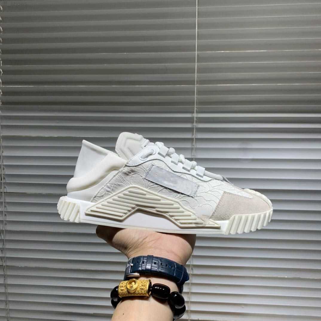 2023 Luxury Designer Shoes Women Men Casual Fashion Lace up 19FW Capsule Series Color Matching Platform Sneakers size35-46 With box
2023 Luxury Designer Shoes Women Men Casual Fashion Lace up 19FW Capsule Series Color Matching Platform Sneakers size35-46 With box
