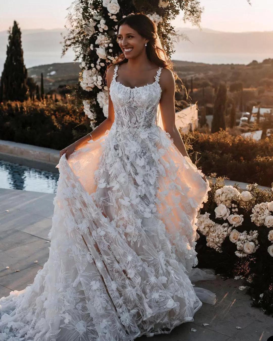 Gorgeous Boho Wedding Dresses Bride Gown 3D Floral Applique Lace Spaghetti Straps Sweep Train Vestido De Novia