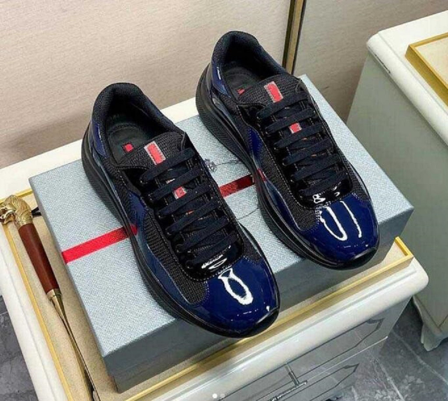 Luxurious Brand America Cup Shoes Men's Fashion Casual Sneakers Shoes Men Rubber Sole Walking Fabric Patent Leather Comfort Outdoor Runner Sports eu 38-46
Luxurious Brand America Cup Shoes Men's Fashion Casual Sneakers Shoes Men Rubber Sole Walking Fabric Patent Leather Comfort Outdoor Runner Sports eu 38-46