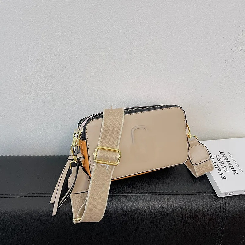 Designer Womens Shoulder Bag Letter Print Color Contrast Camera Bags Versatile Messenger Bag, Blue
Designer Womens Shoulder Bag Letter Print Color Contrast Camera Bags Versatile Messenger Bag, Blue