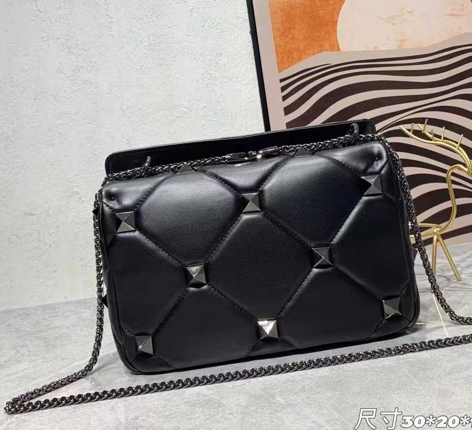 designer messenger bag handbags Fashion One shoulder Roman Stud metal rivet chain bag Quilted sheepskin handbag Removable shoulders strapxbo2122, Red
designer messenger bag handbags Fashion One shoulder Roman Stud metal rivet chain bag Quilted sheepskin handbag Removable shoulders strapxbo2122, Red
