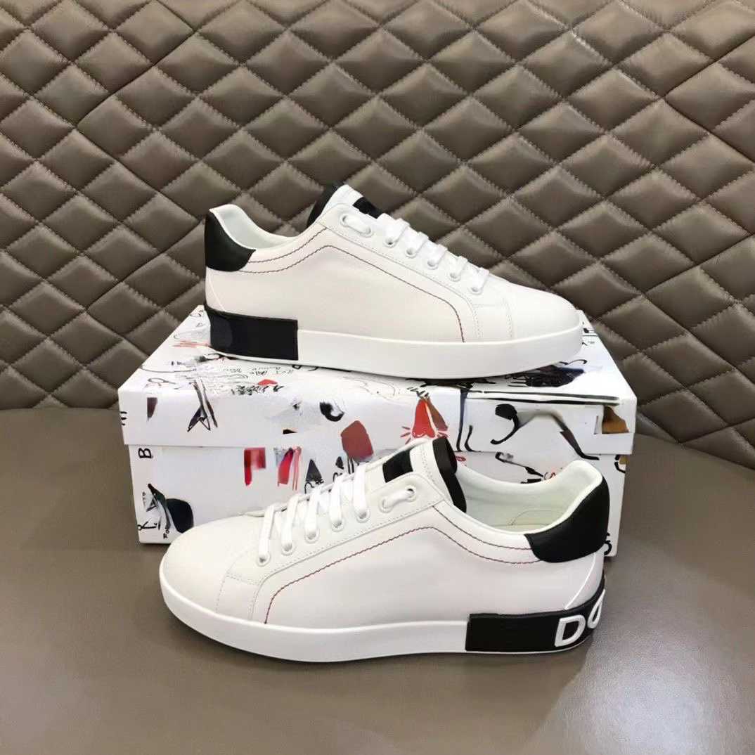 2023 Designer Brand Casual Shoes White Calfskin Casual Comfortable Outdoor Sneakers Men's Fashion Low Top Lace Up Walking Shoes
2023 Designer Brand Casual Shoes White Calfskin Casual Comfortable Outdoor Sneakers Men's Fashion Low Top Lace Up Walking Shoes