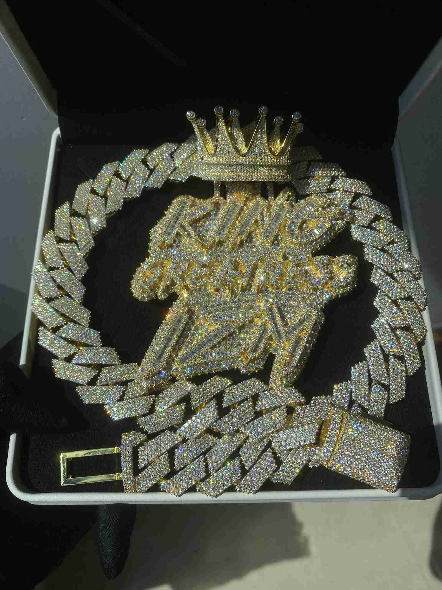 Iced Out Hip Hop Jewelry Vvs Moissanite Diamond Custom Letter Pendant Cuban Chain Necklace