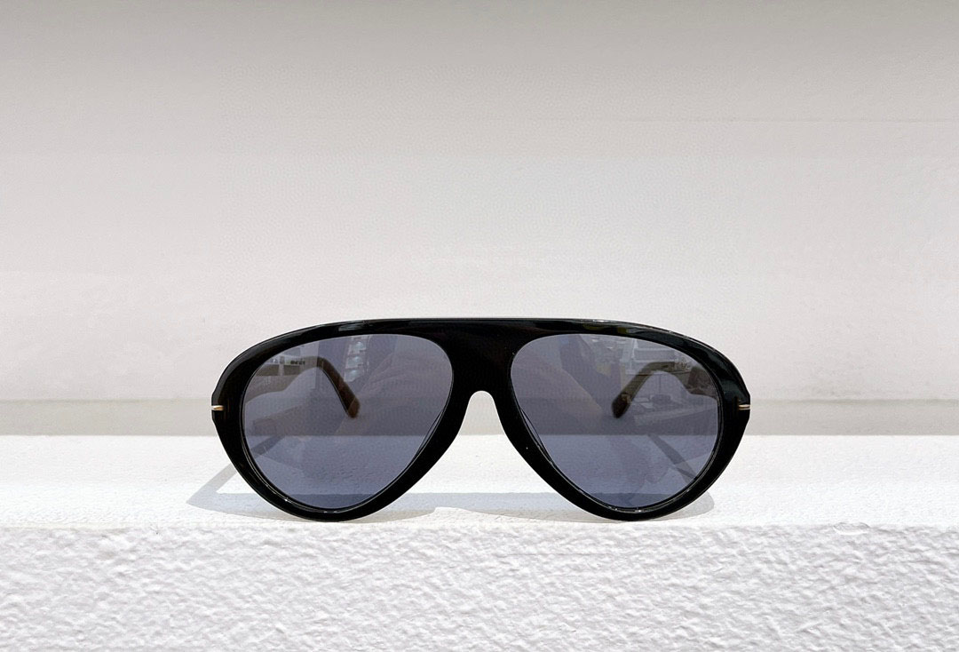 Womens Sunglasses For Women Men Sun Glasses Mens Fashion Style Protects Eyes UV400 Lens With Random Box And Case 988
Womens Sunglasses For Women Men Sun Glasses Mens Fashion Style Protects Eyes UV400 Lens With Random Box And Case 988