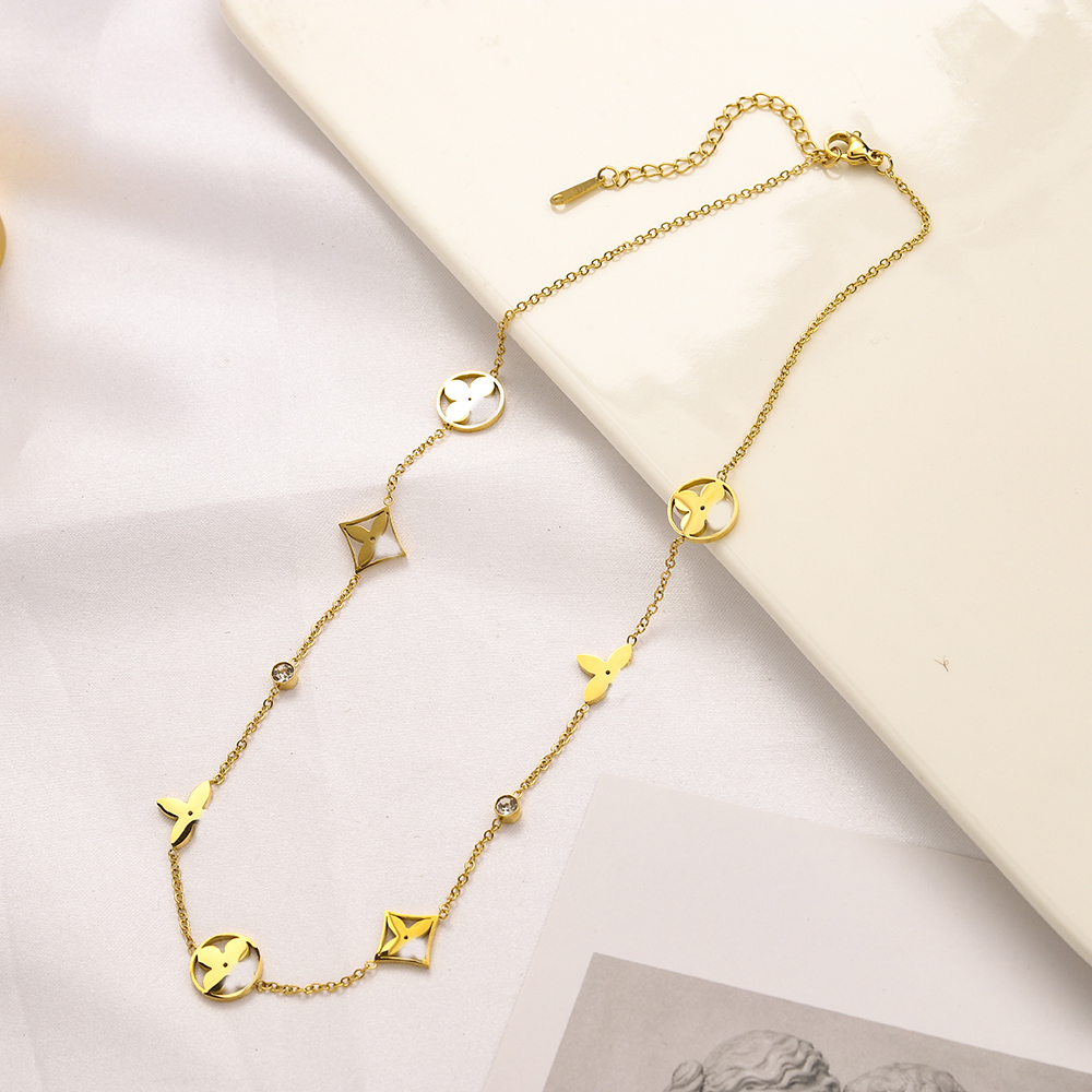 Never Fading 18K Gold Plated Luxury Brand Designer Pendants Necklaces Crystal Stainless Steel Letter Choker Pendant Necklace Chain Jewelry Accessories Love Gifts
Never Fading 18K Gold Plated Luxury Brand Designer Pendants Necklaces Crystal Stainless Steel Letter Choker Pendant Necklace Chain Jewelry Accessories Love Gifts