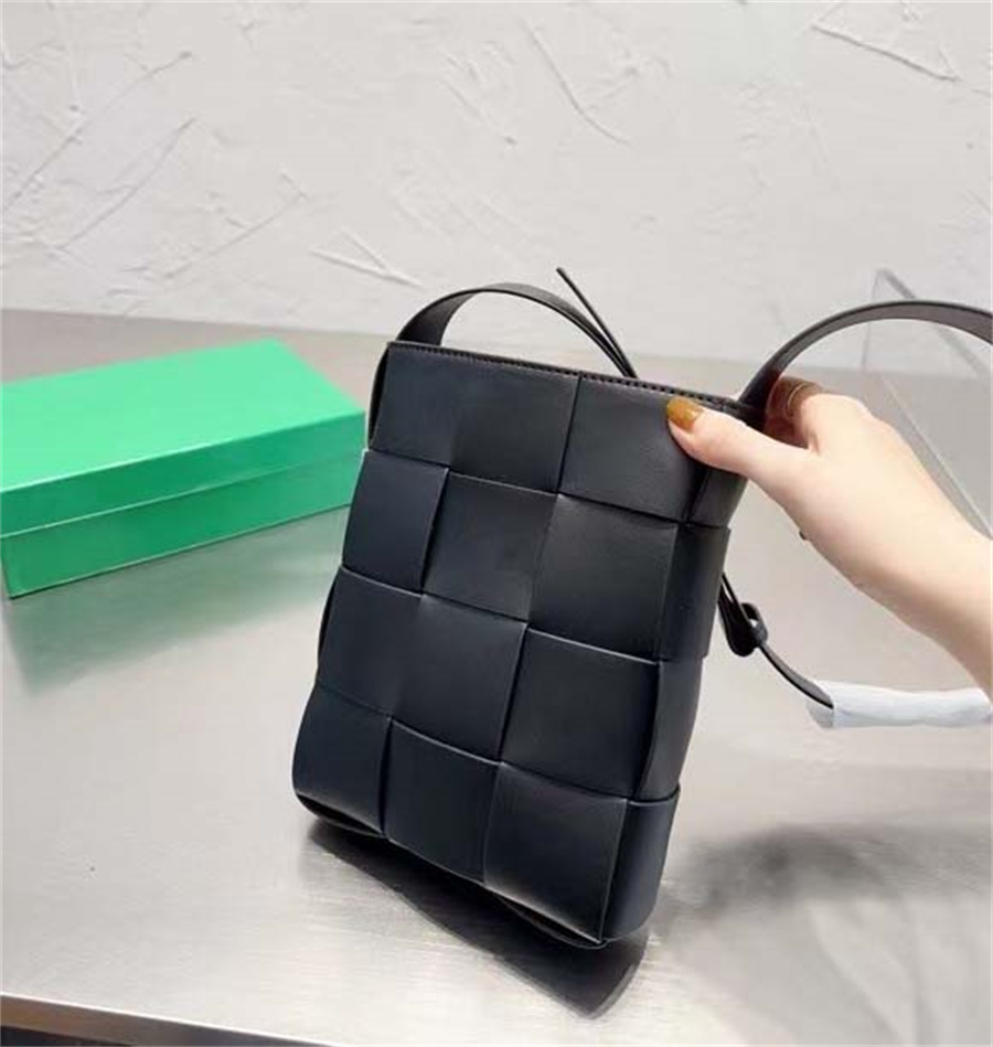 Bucket Bags 2023 Summer Crossbody Shopping Bag Handbags Lady Totes And Designer Purses Luxury Famous Brands Shoulder Bag For Women
Bucket Bags 2023 Summer Crossbody Shopping Bag Handbags Lady Totes And Designer Purses Luxury Famous Brands Shoulder Bag For Women