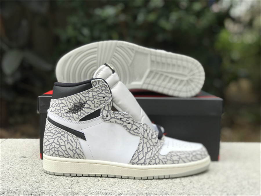 Authentic 1 High OG White Cement Outdoor Shoes Men True Blue Lost And Found Grey Muslin Black Chicago Reimagined Mid University Blue Sports Sneakers With Box