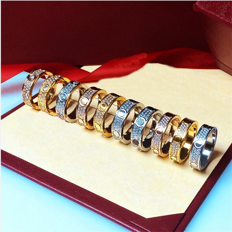 Luxury Full Diamond Gold Band rings for woman Designer ca Ring Design Simple 18K Men Classic Jewelry Valentine Day with red Box
Luxury Full Diamond Gold Band rings for woman Designer ca Ring Design Simple 18K Men Classic Jewelry Valentine Day with red Box