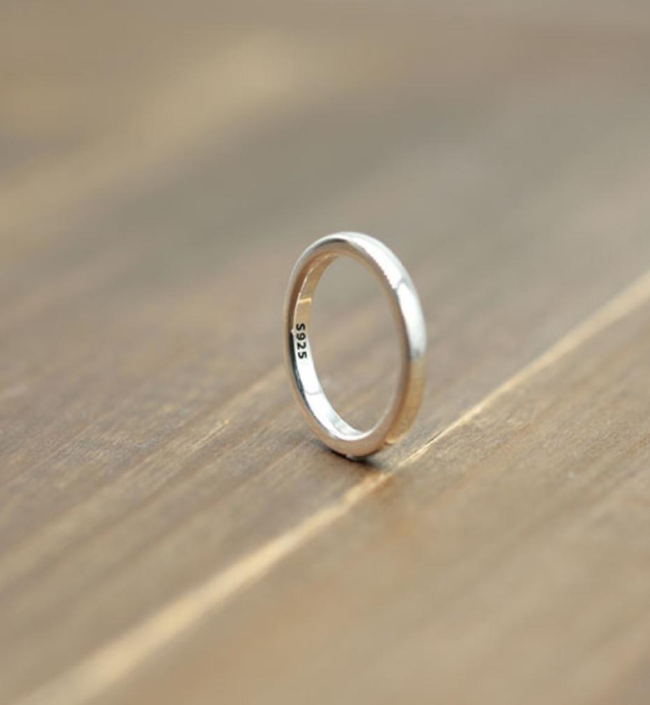 S925 sterling silver ring personalized classic fashion style simple smooth couple rings simple jewelry to send lover gift6735435
S925 sterling silver ring personalized classic fashion style simple smooth couple rings simple jewelry to send lover gift6735435