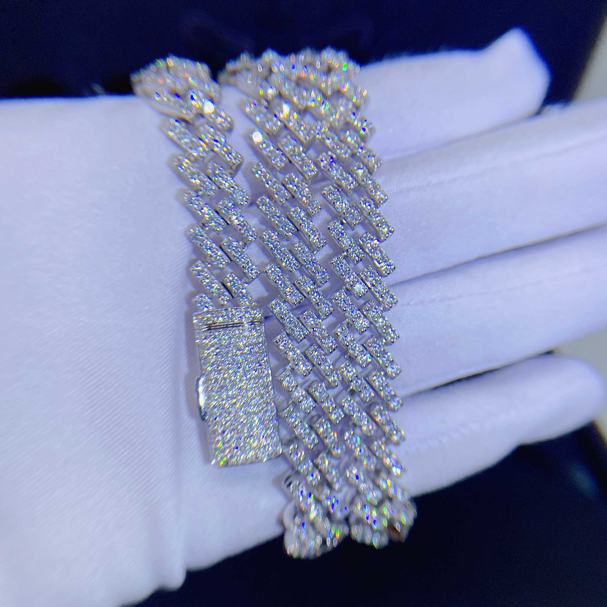 2023 Iced Out Jewelry 10mm Stone Vvs Moissanite Dia 10k Real Gold Cuban Necklace