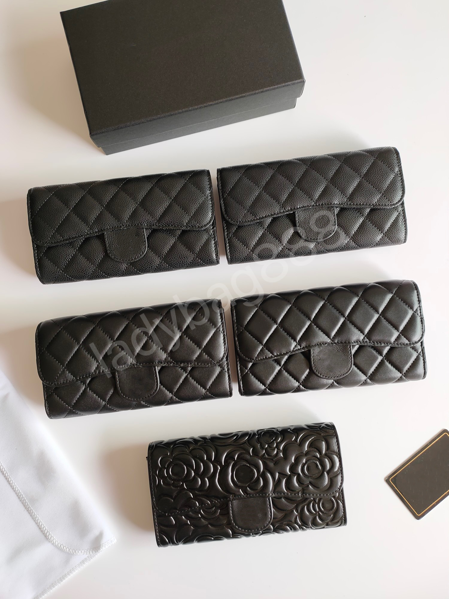 Top designer Cc wallet card holder pattern caviar sheepskin wallet, Black flower gold button
Top designer Cc wallet card holder pattern caviar sheepskin wallet, Black flower gold button