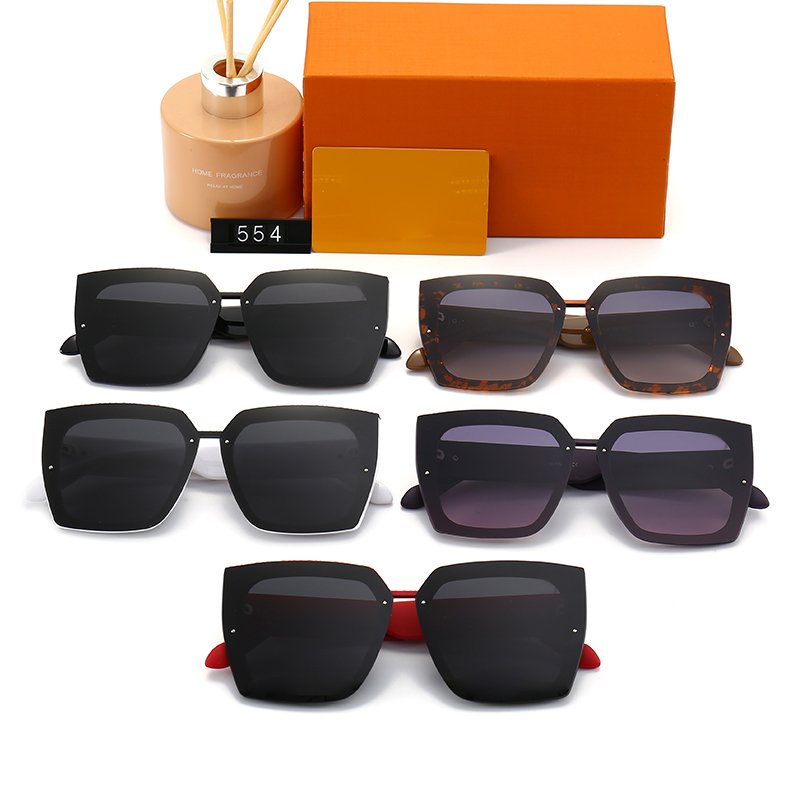 2022 Fashion Designer Sunglasses Classic Eyeglasses Goggle Outdoor Beach Sun Glasses For Man Woman 5 Color Optional
2022 Fashion Designer Sunglasses Classic Eyeglasses Goggle Outdoor Beach Sun Glasses For Man Woman 5 Color Optional