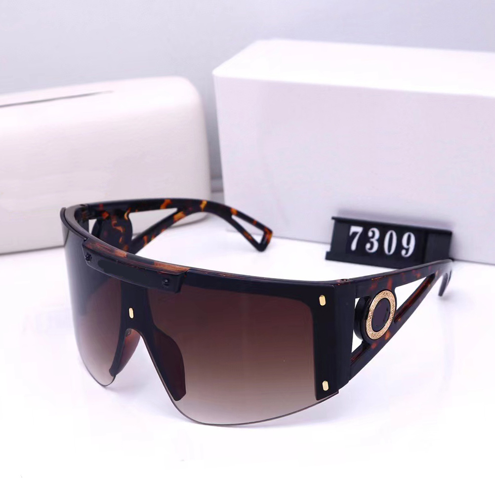 Luxury versage men's sunglasses women's sunglasses fashion big frame one piece head sunglass mask one-piece arc glasses personality windproof
Luxury versage men's sunglasses women's sunglasses fashion big frame one piece head sunglass mask one-piece arc glasses personality windproof