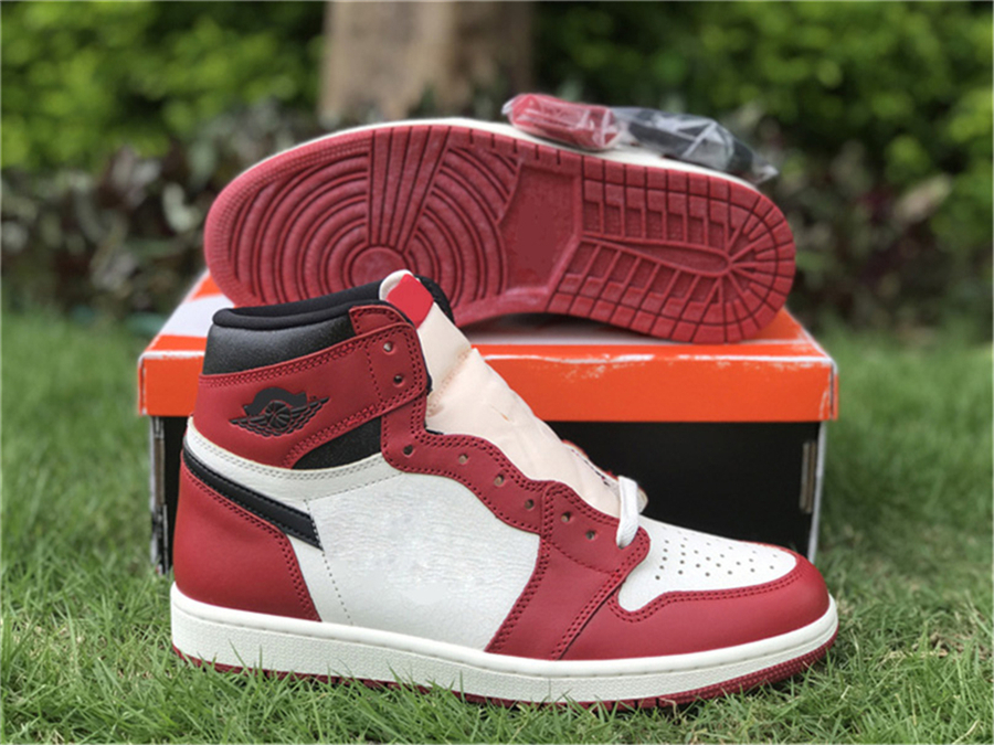 Authentic 1 High OG Lost And Found Outdoor Shoes Men Women Varsity Red Chicago Reimagined White Black Gorge Green WMNS Starfish Sports Sneakers With Box
Authentic 1 High OG Lost And Found Outdoor Shoes Men Women Varsity Red Chicago Reimagined White Black Gorge Green WMNS Starfish Sports Sneakers With Box
