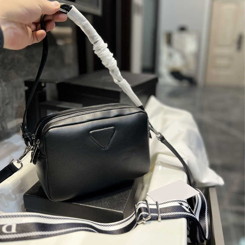 designer bags Women Flap crossbody snapshot luxurys Handbag Shoulder Canvas and Leather Luxury Designer Brand Female Purses 230109, White
designer bags Women Flap crossbody snapshot luxurys Handbag Shoulder Canvas and Leather Luxury Designer Brand Female Purses 230109, White