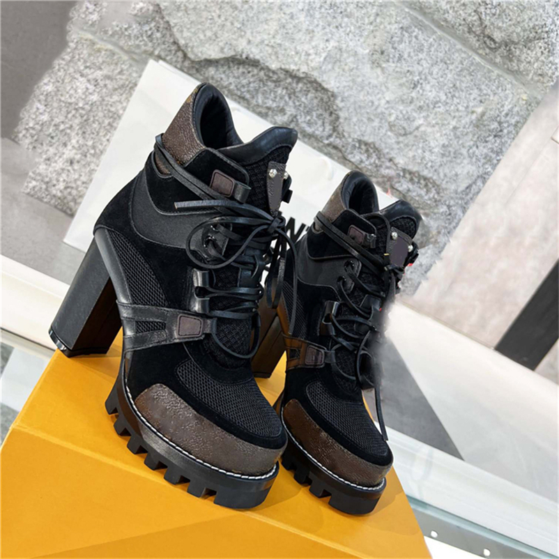 Luxury Designer Iconic Star Trail Ankle Boots Treaded Rubber Patent Canvas And Leather High Heel Chunky Lace up Martin Ladys Winter Sneakers Size 35-41
Luxury Designer Iconic Star Trail Ankle Boots Treaded Rubber Patent Canvas And Leather High Heel Chunky Lace up Martin Ladys Winter Sneakers Size 35-41