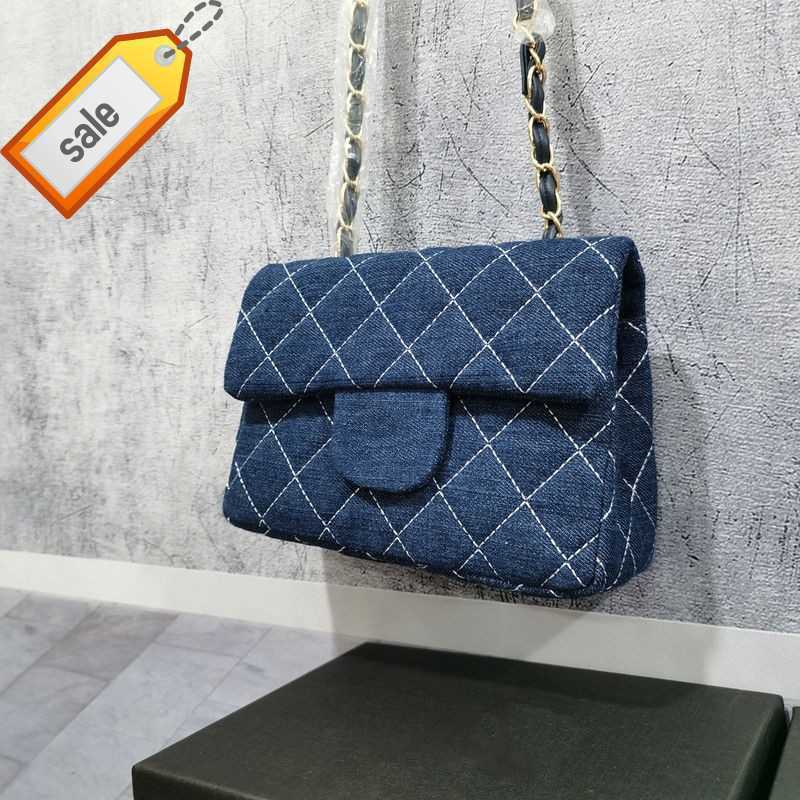 Women's Luxury Designer bags Shoulder Bags Tote 2023 New Small Fragrant Denim Shoulder Bag Square Diamond Pattern Fashion Cross Body Bag Factory Direct Sales, Blue
Women's Luxury Designer bags Shoulder Bags Tote 2023 New Small Fragrant Denim Shoulder Bag Square Diamond Pattern Fashion Cross Body Bag Factory Direct Sales, Blue