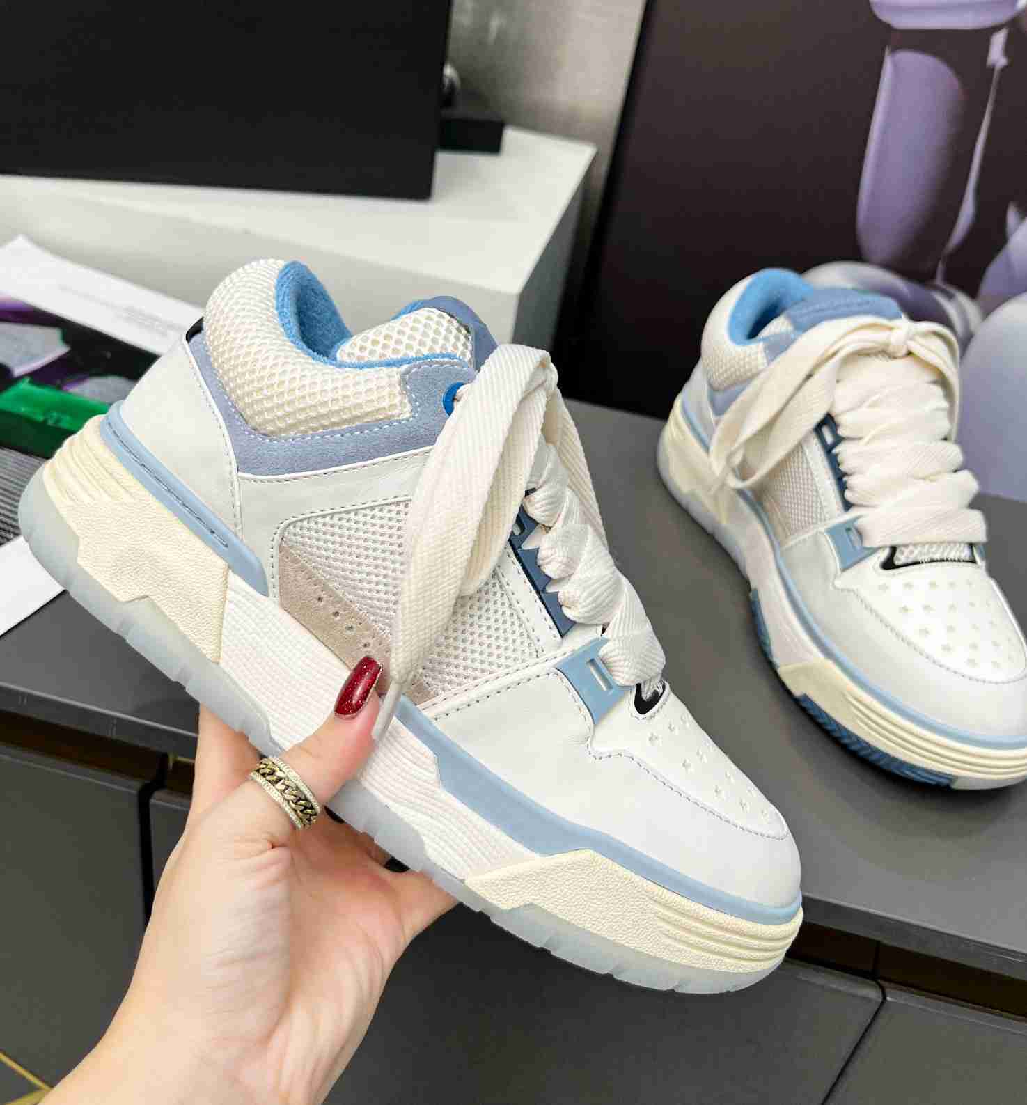 Man 3 color Casual Shoes Sneakers fluffy breathable Genuine leather Bone Designer Runner Comfortable skateboard shoes with large tongue, Blue
Man 3 color Casual Shoes Sneakers fluffy breathable Genuine leather Bone Designer Runner Comfortable skateboard shoes with large tongue, Blue