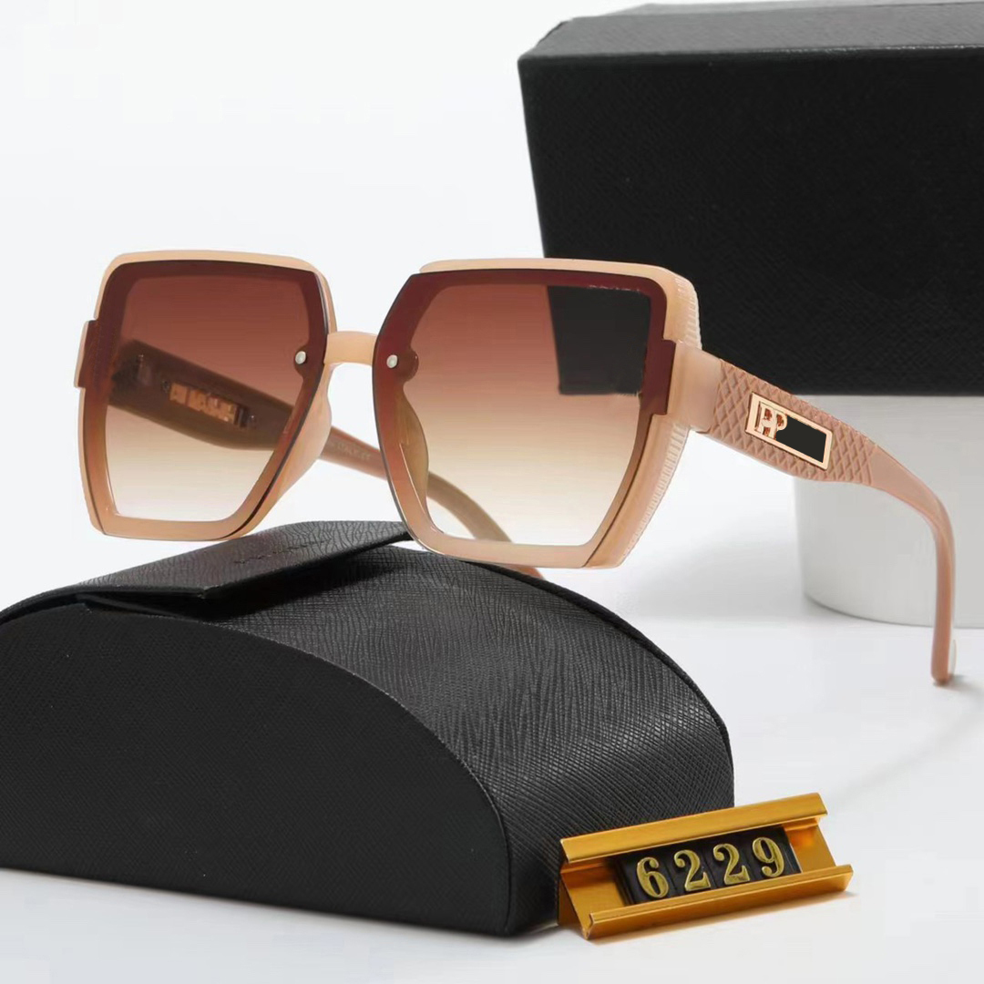 Designers sunglasses fashion glasses luxury brand navy blue black sunglasses classic leopard print head ladies men unisex models travel beach sunshades
Designers sunglasses fashion glasses luxury brand navy blue black sunglasses classic leopard print head ladies men unisex models travel beach sunshades