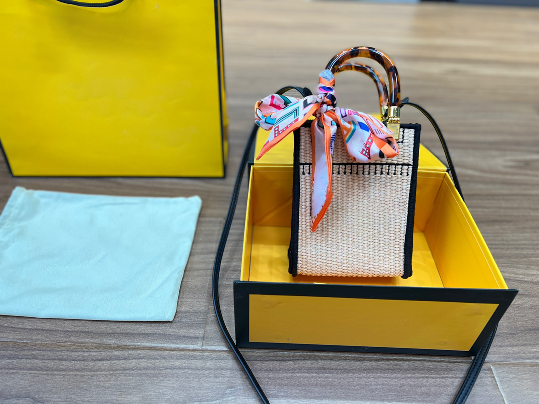 Brand Shoulder Messenger Luxury Fashion Bags Handbags 5A Quality Letter Mobile Phone Purse Women Wallet Cross body Metallic Totes Lady, #1
Brand Shoulder Messenger Luxury Fashion Bags Handbags 5A Quality Letter Mobile Phone Purse Women Wallet Cross body Metallic Totes Lady, #1