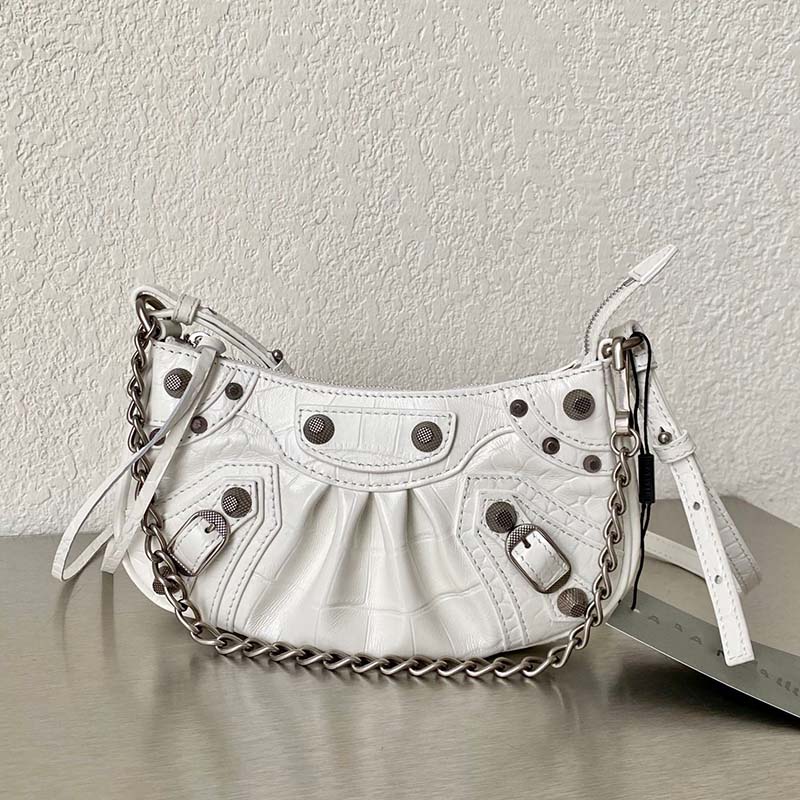 7A luxurys Women Chain Crossbody Bags Classic diagonal package Designers Shoulder Bags Pruse versatile cool girl exclusive motorcycle bag Large capacity, Pink
7A luxurys Women Chain Crossbody Bags Classic diagonal package Designers Shoulder Bags Pruse versatile cool girl exclusive motorcycle bag Large capacity, Pink