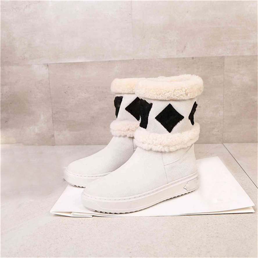 Luxury Designer Snowdrop Flat Ankle Boots Wool Lining Rubber Outsole Casual Suede Street Style Plain Leather Martin Winter Booties Sneakers With Original Box
Luxury Designer Snowdrop Flat Ankle Boots Wool Lining Rubber Outsole Casual Suede Street Style Plain Leather Martin Winter Booties Sneakers With Original Box