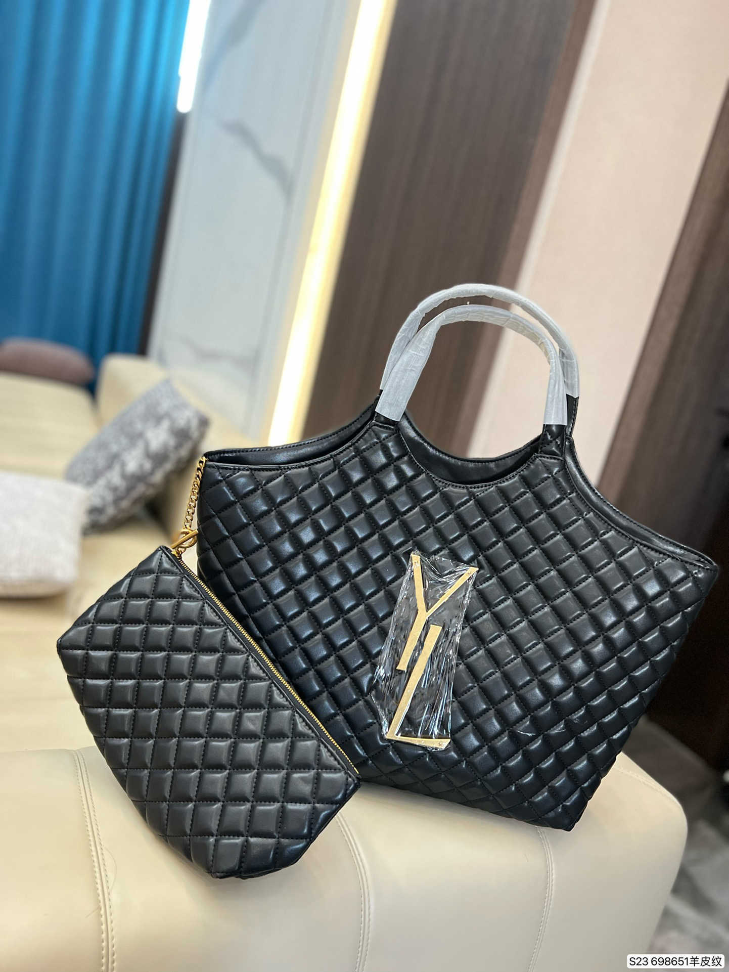 Totes Bag Girl 2023 New Black Tote Bag One Shoulder white black Designer Bag leather Totes Luxury Brand ladies Fashion Female Bags Handbags W230109
Totes Bag Girl 2023 New Black Tote Bag One Shoulder white black Designer Bag leather Totes Luxury Brand ladies Fashion Female Bags Handbags W230109