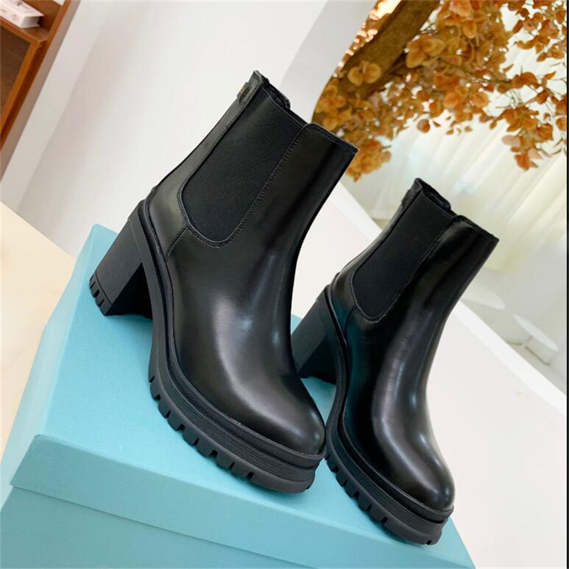 Luxury Designer Brushed Leather And Nylon Laced Fabric Boots Monolith Mini Bag Lug Sole Combat Women Ankle Biker Australia Platform Heels Winter Sneakers Size 35-41
Luxury Designer Brushed Leather And Nylon Laced Fabric Boots Monolith Mini Bag Lug Sole Combat Women Ankle Biker Australia Platform Heels Winter Sneakers Size 35-41