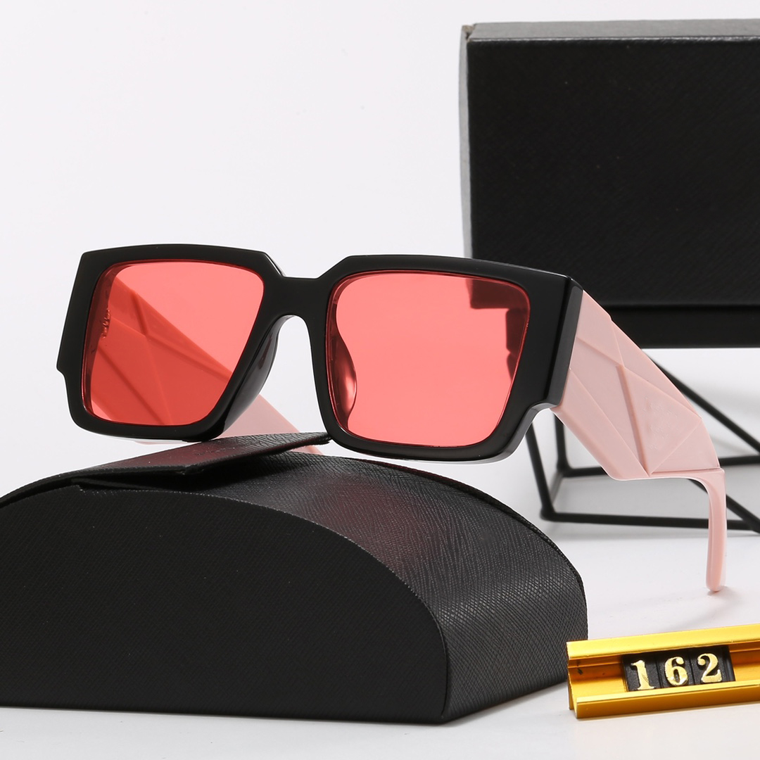 Designers sunglasses classic goggles leopard print head fashion glasses luxury brand navy blue black gift box sunglasses ladies men unisex models travel beach good
Designers sunglasses classic goggles leopard print head fashion glasses luxury brand navy blue black gift box sunglasses ladies men unisex models travel beach good