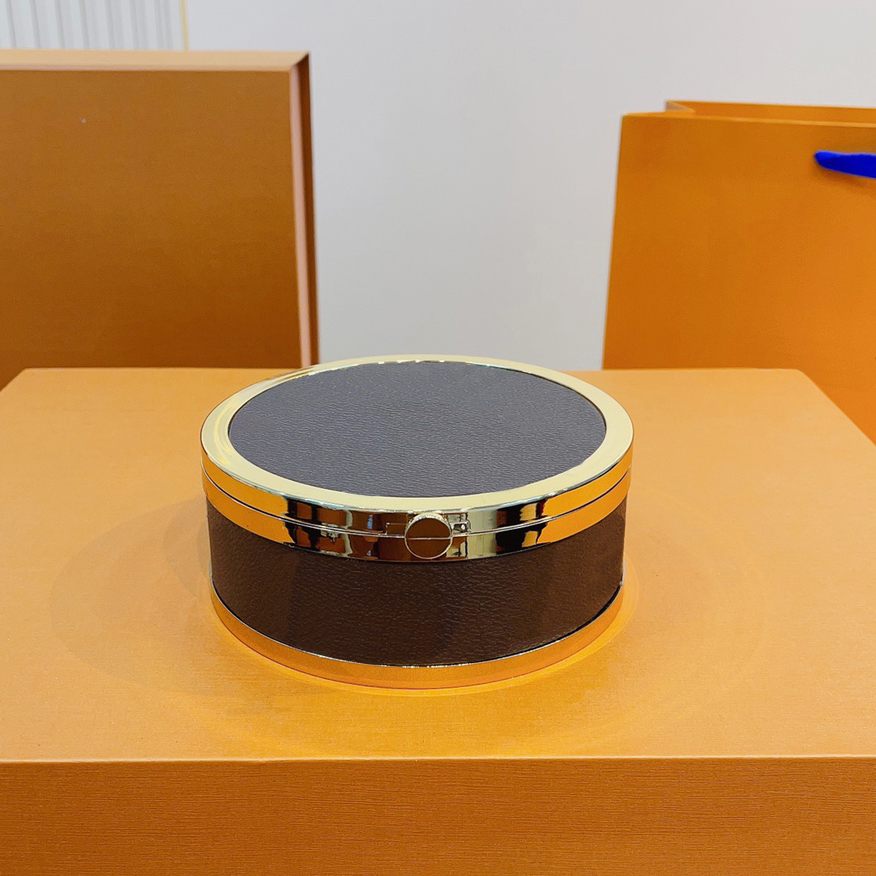 Evening Bags cosmetic bag toiletry pouch toiletry bags makeup Women Cosmetics Mirror pattern Brown flowers Solid color leather Fashion all-match small fresh daily, Lgl01 15x15x6cm
Evening Bags cosmetic bag toiletry pouch toiletry bags makeup Women Cosmetics Mirror pattern Brown flowers Solid color leather Fashion all-match small fresh daily, Lgl01 15x15x6cm