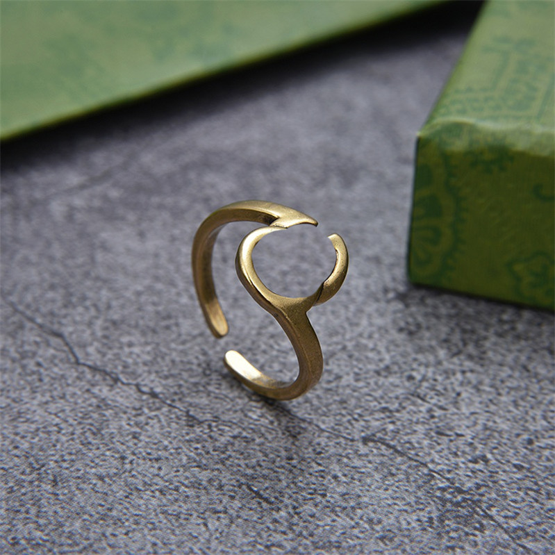 Vintage Double Letter Rings Unisex Open Size Ring Golden Metal Anello Couple Designer Band Rings Anneaux With Box
Vintage Double Letter Rings Unisex Open Size Ring Golden Metal Anello Couple Designer Band Rings Anneaux With Box
