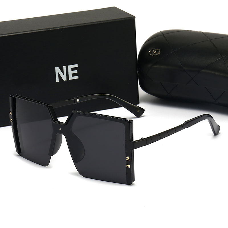 Designer sunglasses fashion polarized sunglasses UV resistant luxury glasses men women Goggle Retro square sun glass Casual eyeglasses with box good gift
Designer sunglasses fashion polarized sunglasses UV resistant luxury glasses men women Goggle Retro square sun glass Casual eyeglasses with box good gift