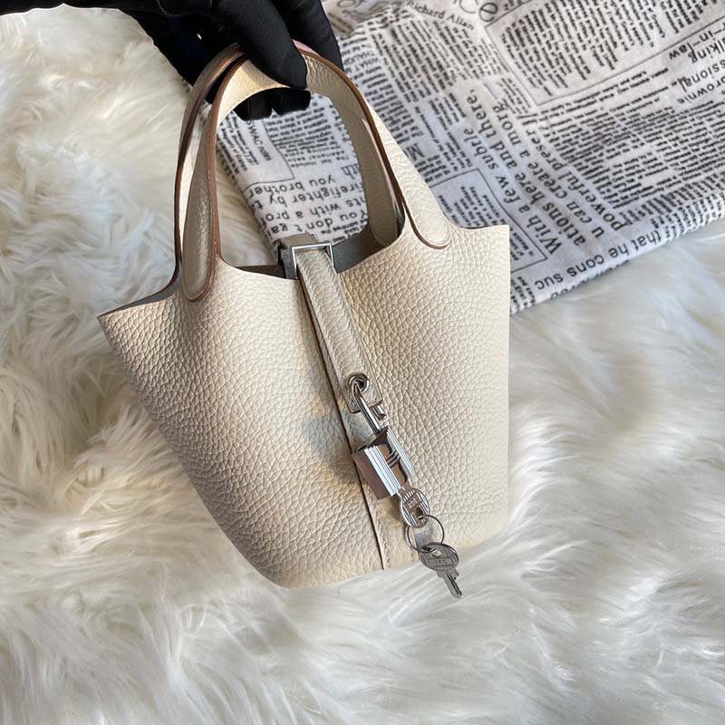 10A crossbody handbag simple fashion purse very nice leather handheld designer with box purse lady women wallets Hobo purses famous designer cross body totes female, Multi-color
10A crossbody handbag simple fashion purse very nice leather handheld designer with box purse lady women wallets Hobo purses famous designer cross body totes female, Multi-color