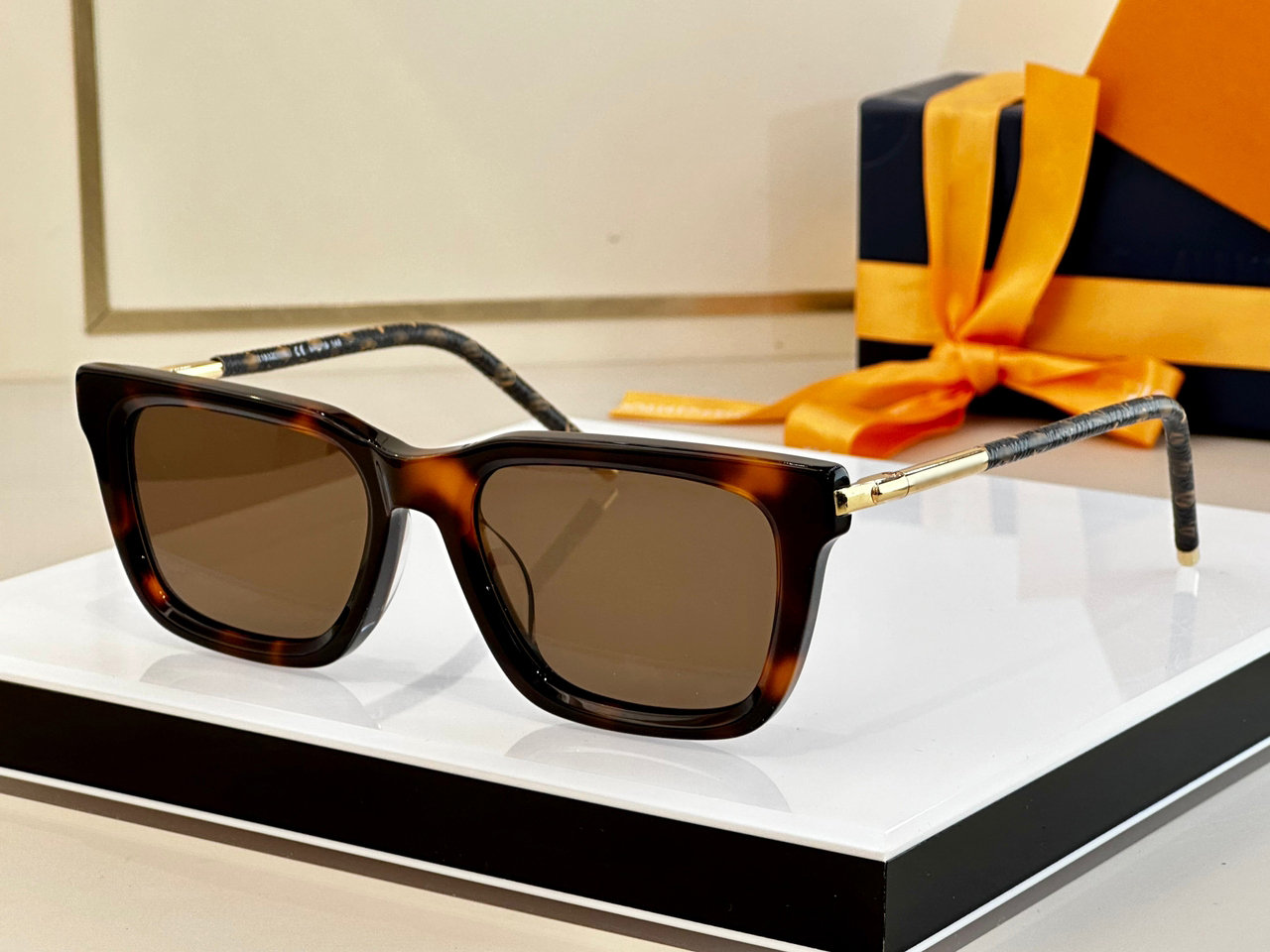Sunglasses For Women and Men Summer 1834 Style Anti-Ultraviolet Retro Plate Square Full Frame Glasses Random Box
Sunglasses For Women and Men Summer 1834 Style Anti-Ultraviolet Retro Plate Square Full Frame Glasses Random Box