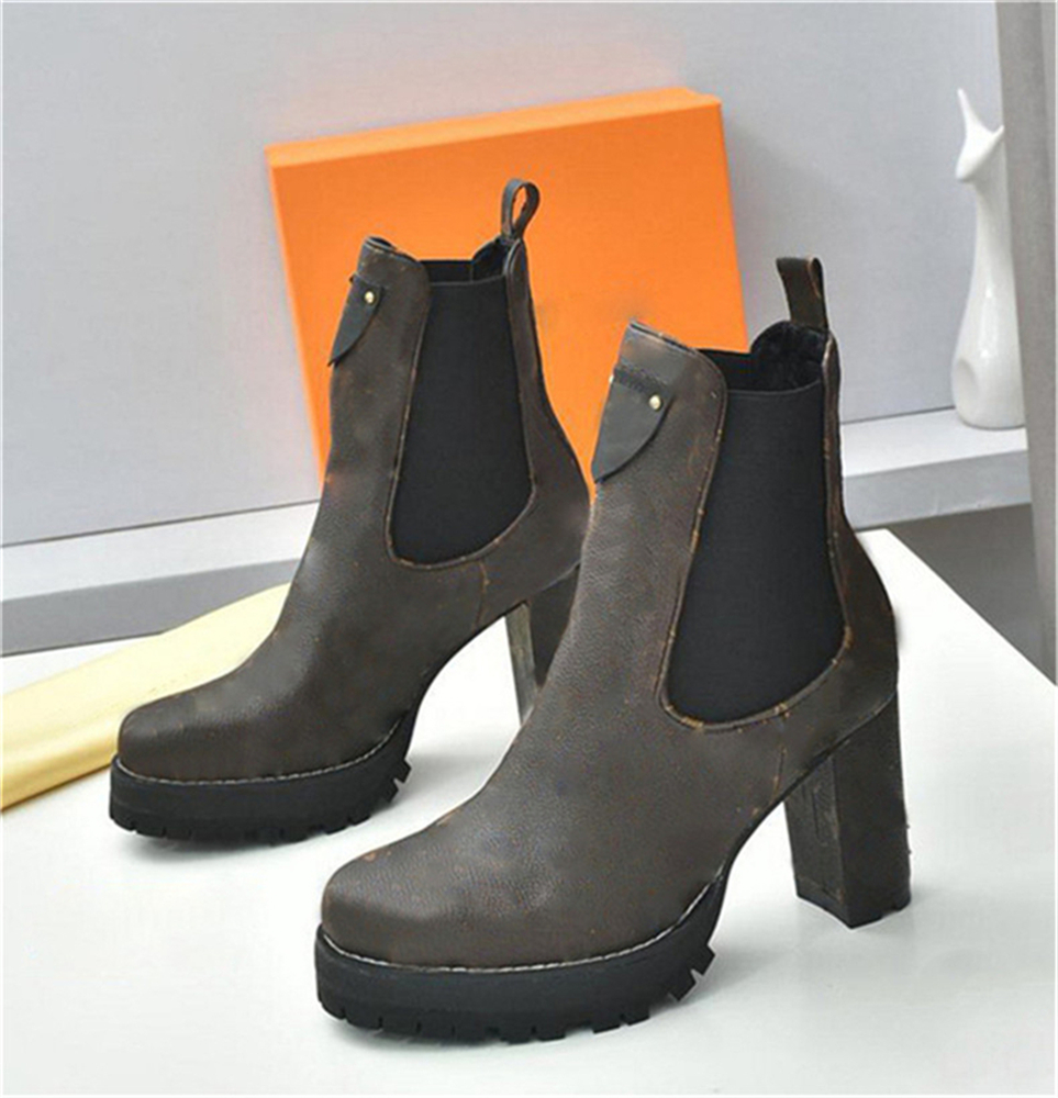 2023 Designer Paris Platform Boots Casual Style Street Plain Leather Block Heels Woman Trim Zipper Rubber Sole Desert Martin Winter Sneakers With Original Box
2023 Designer Paris Platform Boots Casual Style Street Plain Leather Block Heels Woman Trim Zipper Rubber Sole Desert Martin Winter Sneakers With Original Box