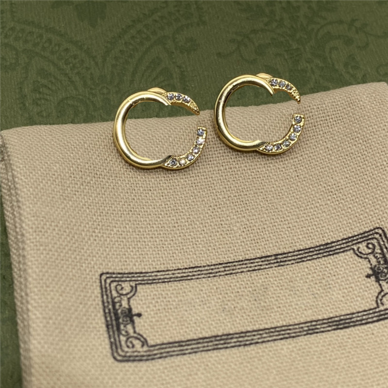 Half Diamond Double Letter Earrings Charm Women Rhinestone Eardrops Ladies Crystal Ear Hoops Dangler With Box
Half Diamond Double Letter Earrings Charm Women Rhinestone Eardrops Ladies Crystal Ear Hoops Dangler With Box
