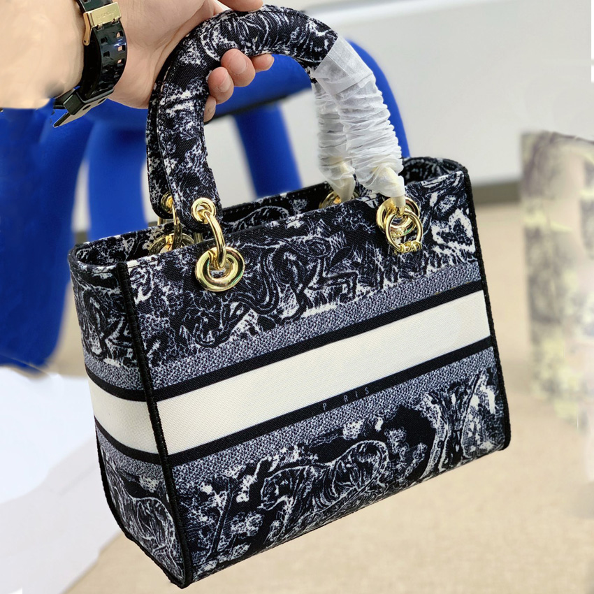 9A Lady Bag Designer Bag Canvas Shoulder Bag Handbag Luxury Fashion Women Crossbody Bag tote bag Wallet, #13
9A Lady Bag Designer Bag Canvas Shoulder Bag Handbag Luxury Fashion Women Crossbody Bag tote bag Wallet, #13