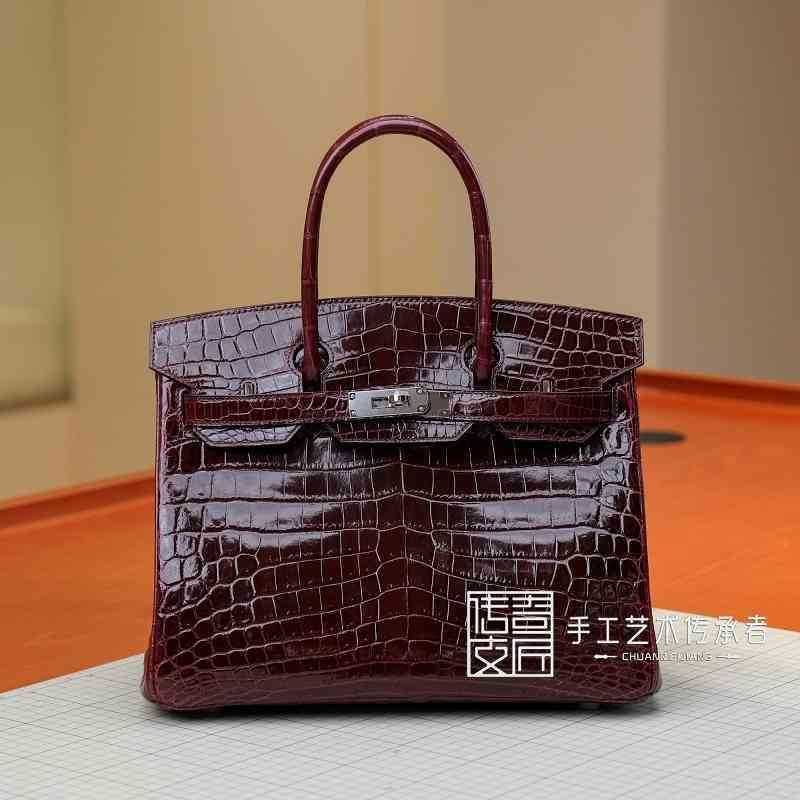 women's handbag herme birkin Crocodile Skin French Craftsmen Hand Sew Bag Platinum Wine Red 30cm Silver Buckle
women's handbag herme birkin Crocodile Skin French Craftsmen Hand Sew Bag Platinum Wine Red 30cm Silver Buckle