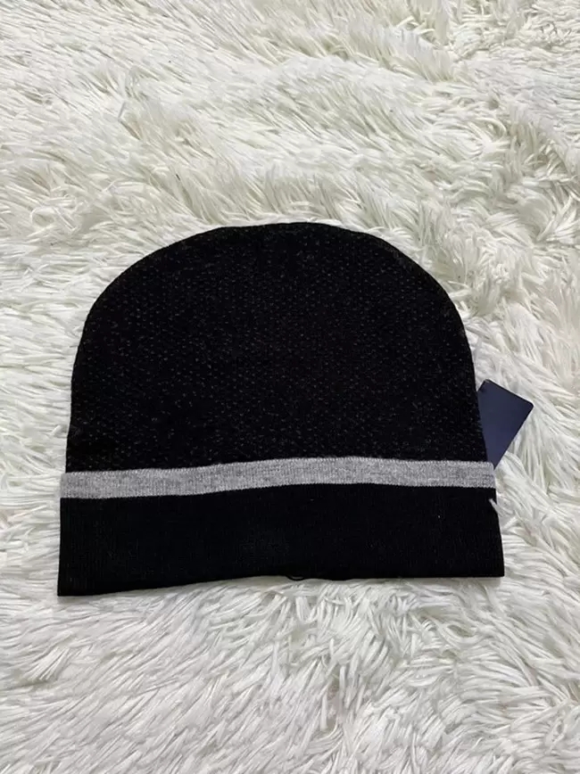 Fashion Hight quality man women autumn winter beanie cap casual knitted sports BeanieS ski gorro ugea Warm Designer Wool Knit Hat skull caps
Fashion Hight quality man women autumn winter beanie cap casual knitted sports BeanieS ski gorro ugea Warm Designer Wool Knit Hat skull caps