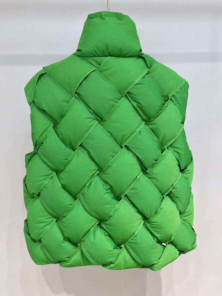 Women's Vests Lagabogy Top Quality Winter Women High Street Knitted 90% White Duck Down Sleeveless Vest Female Loose Warm Puffer Jacket 230111