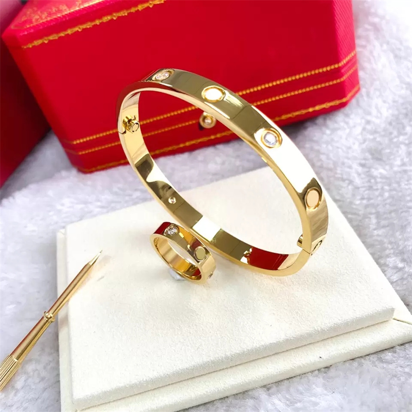 Titanium Bangle Luxury Bracelet For Women Man Fashion Screw Gold Bangle Diamond Crystal Design Lover charm Bracelets 4 CZ Designer Jewelry Birthday Gift