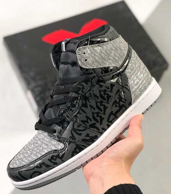 1 High OG Rebellionaire Mens Basketball Shoes womens 1s Black White-Particle Grey outdoor Sports Sneakers With Original Size, 01
1 High OG Rebellionaire Mens Basketball Shoes womens 1s Black White-Particle Grey outdoor Sports Sneakers With Original Size, 01