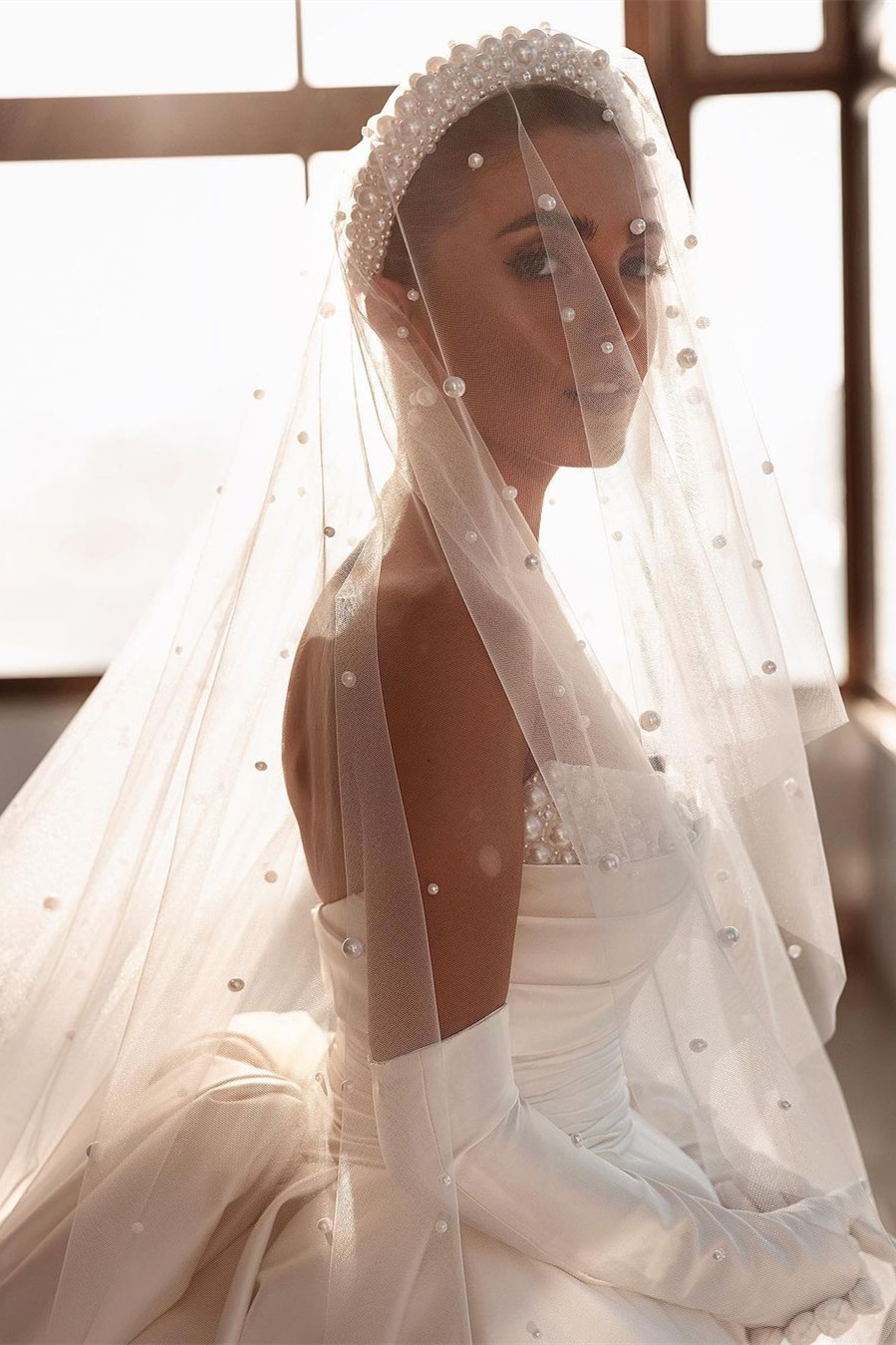 Ivory Royal Satin Dubai Arabic Wedding Dresses Sexy Beads Strapless Backless Ruched Long Train Bridal Gowns With Big Bow