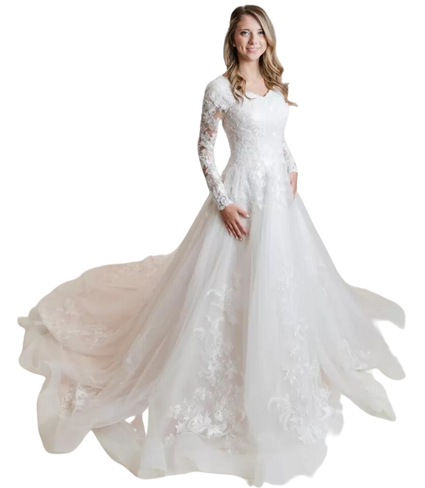 Lace applique Tulle Modest a-line Wedding Dresses With Long Sleeves Sweetheart Neckline Buttons Back Country Western Bridal Gowns