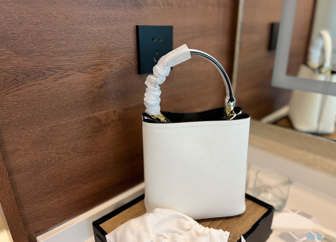 Designers Luxury Ladies Handbag Women Fashion bags Messenger Bags Purse Wallet Fashion Women handbags bag Lady Totes bags, #1
Designers Luxury Ladies Handbag Women Fashion bags Messenger Bags Purse Wallet Fashion Women handbags bag Lady Totes bags, #1