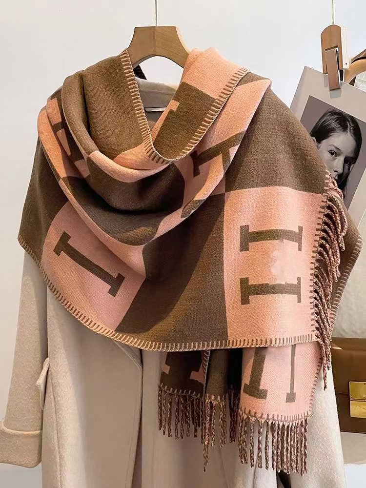 Fashion designer scarf for men and women 180-65cm cashmere brand letter jacquard Scarves Wholesale price of big brand style 
Fashion designer scarf for men and women 180-65cm cashmere brand letter jacquard Scarves Wholesale price of big brand style