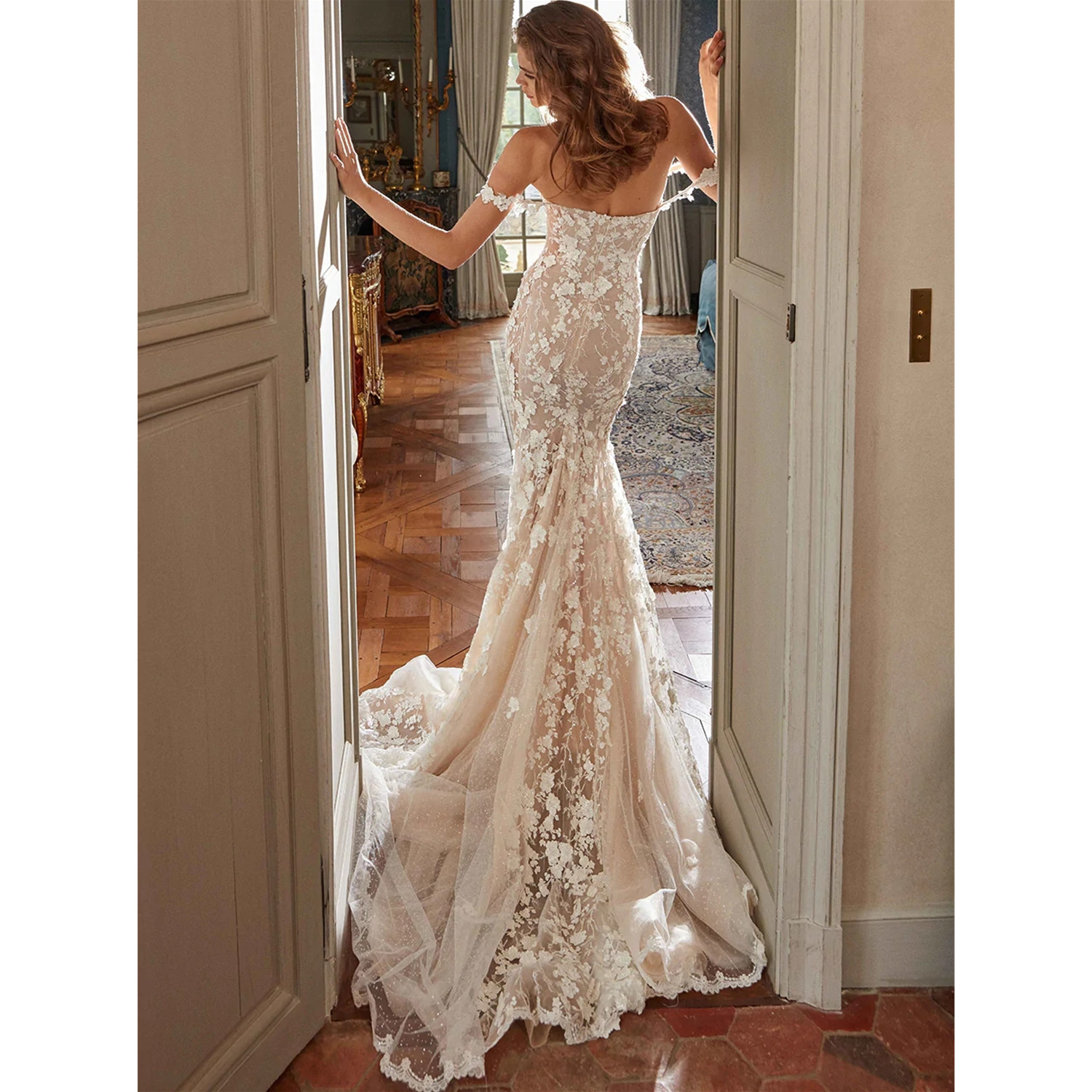 Floral Rustic Wedding Dress with Pockets Deep V-Neck Custom Made Plus Size Appliqued Long Tulle Romantic Bridal Gown Custom Made
