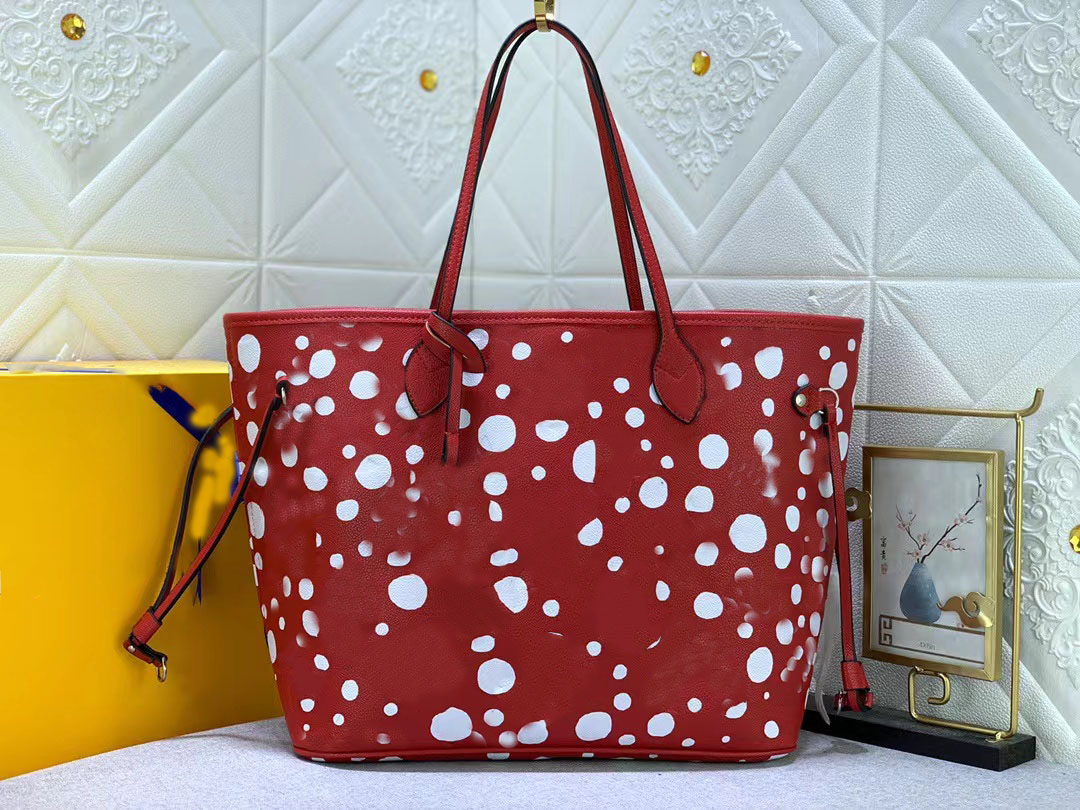 NEW 2023 Fashion Classic Bags All-match Onthego Medium Tote Women Handbags By The Pool Monograms embossing Shoulder Bag #8888, Red
NEW 2023 Fashion Classic Bags All-match Onthego Medium Tote Women Handbags By The Pool Monograms embossing Shoulder Bag #8888, Red
