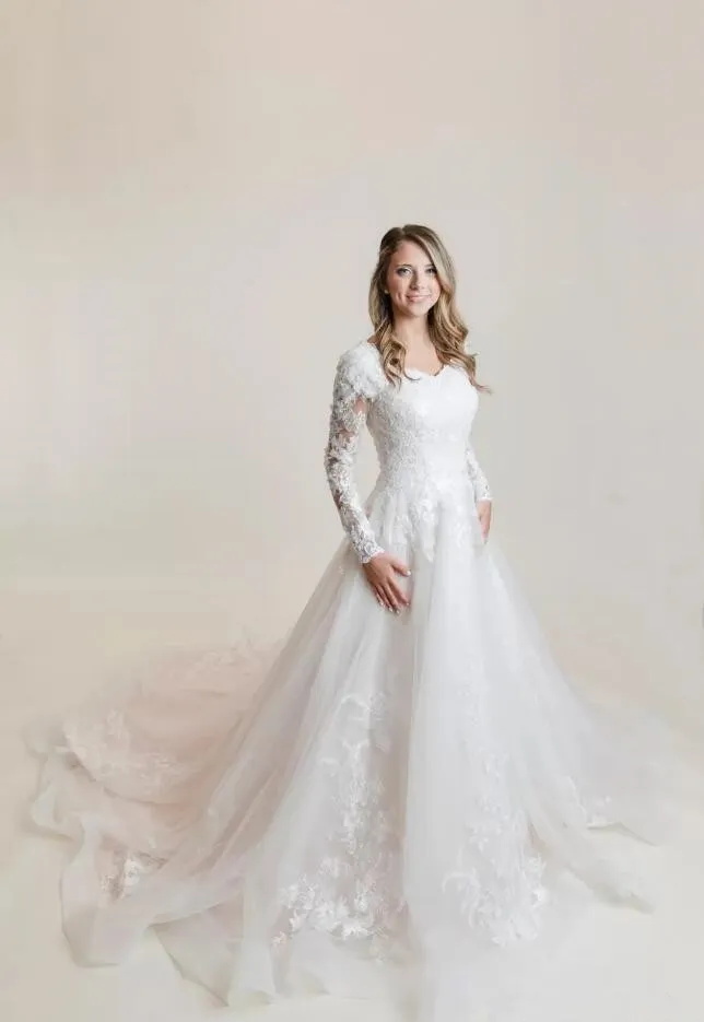 Boho Lace Appliqued Wedding Dresses 2023 Elegant Long Sleeves Bridal Gowns V Neck Tulle Country Western Vestido De Novia