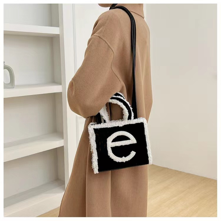 Tote Bags Mini Square Bag Designer Bag Women Fashion PU Plush Handbags Crossbody Letter Handbag Purse Messenger Wallets Wholesale Handbag Color 4, Mix color pls tell qty
Tote Bags Mini Square Bag Designer Bag Women Fashion PU Plush Handbags Crossbody Letter Handbag Purse Messenger Wallets Wholesale Handbag Color 4, Mix color pls tell qty